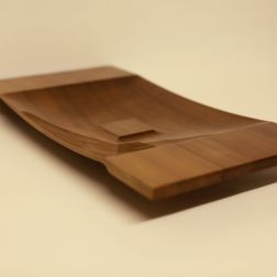 Nussbaumholz mit Schellackpolitur