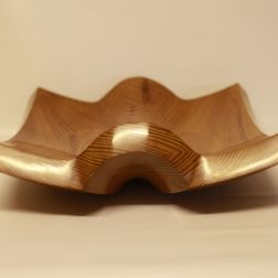 Kiefernholz, massiv mit Schellackpolitur