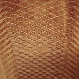 Nussbaumholz mit Schellackpolitur